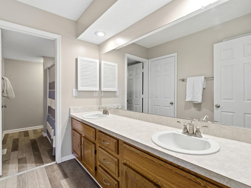 7027 Dublin Village Drive, Dublin, OH 43017 Photo 21