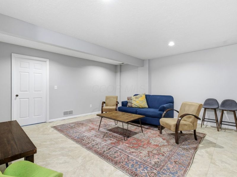 7027 Dublin Village Drive, Dublin, OH 43017 Photo 27