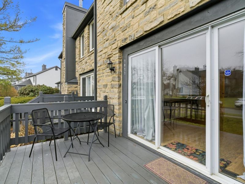 7027 Dublin Village Drive, Dublin, OH 43017 Photo 3