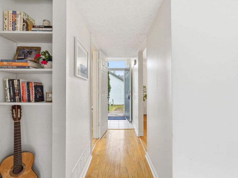 7027 Dublin Village Drive, Dublin, OH 43017 Photo 5