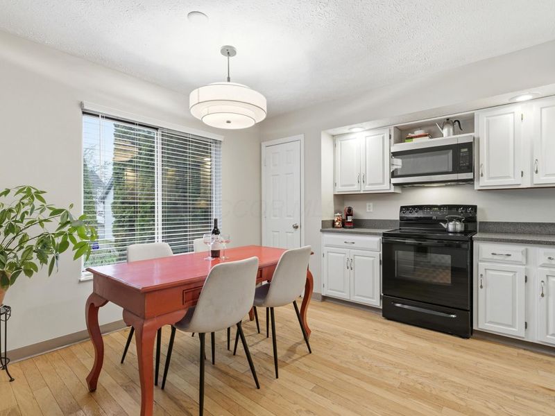 7027 Dublin Village Drive, Dublin, OH 43017 Photo 6