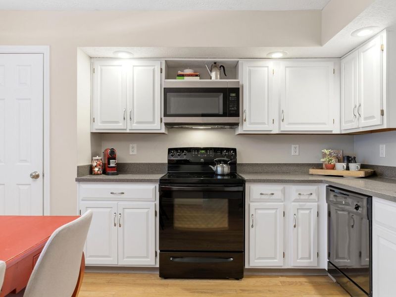 7027 Dublin Village Drive, Dublin, OH 43017 Photo 7