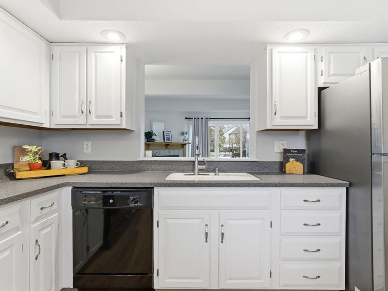 7027 Dublin Village Drive, Dublin, OH 43017 Photo 9