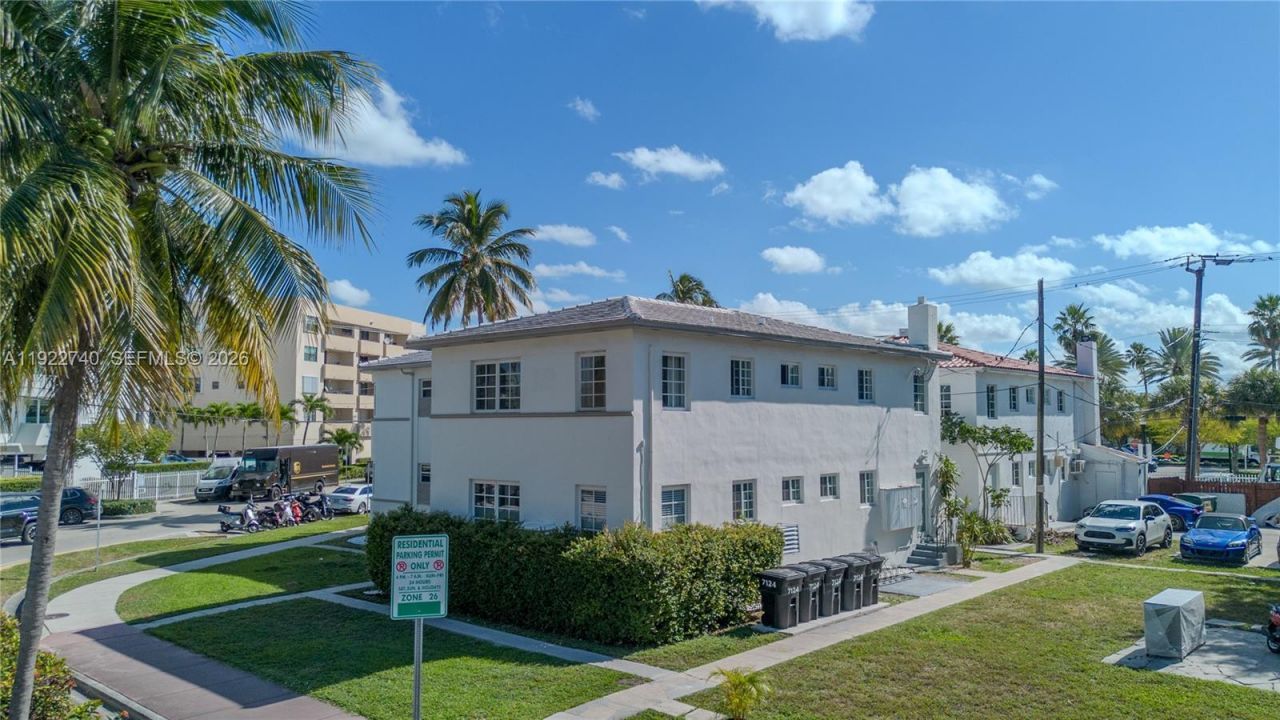 7124 Bay Dr, Miami Beach, FL 33141 Photo