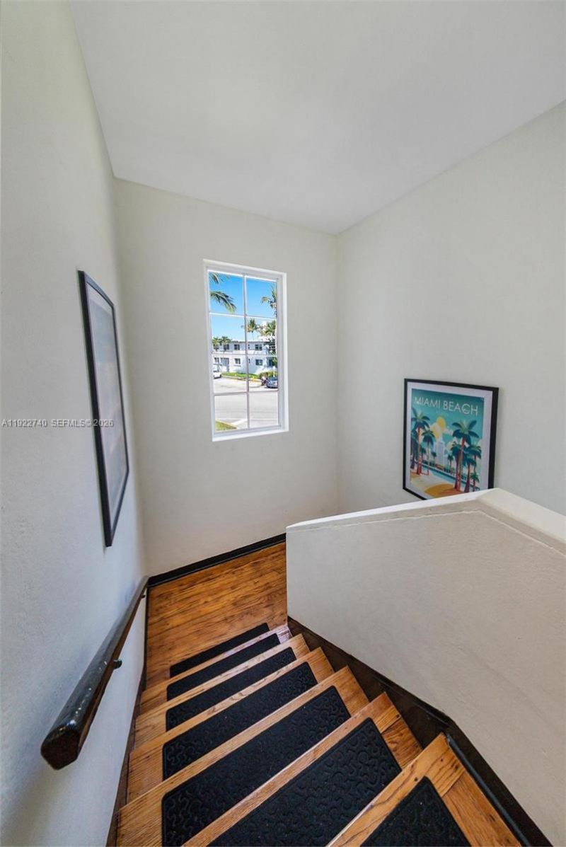 7124 Bay Dr, Miami Beach, FL 33141 Photo