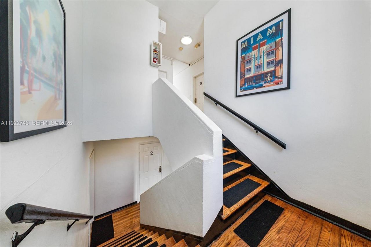 7124 Bay Dr, Miami Beach, FL 33141 Photo