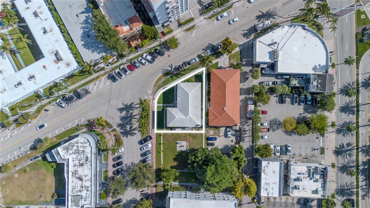 7124 Bay Dr, Miami Beach, FL 33141 Photo