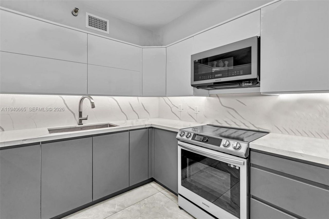 3530 Mystic Pointe Dr, Unit 411, Aventura, FL 33180 Photo