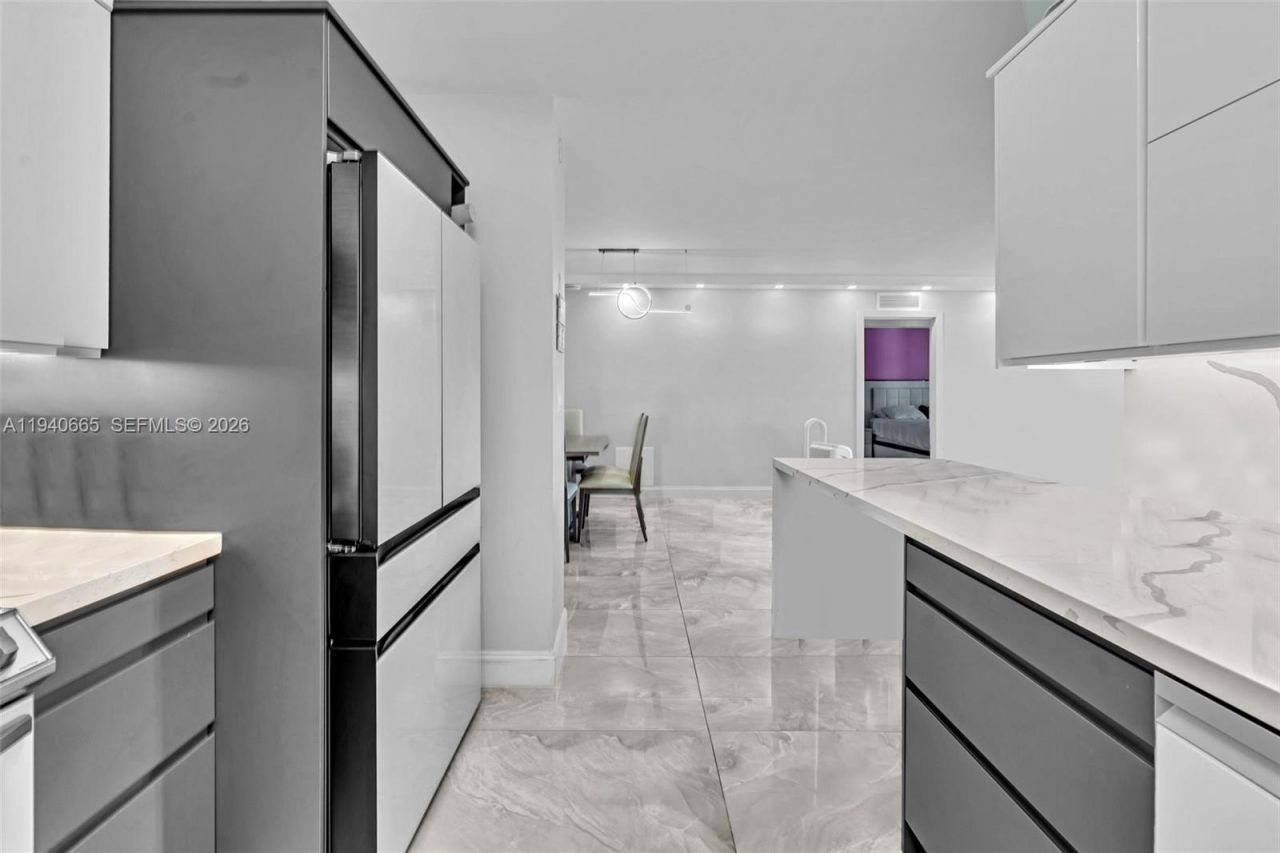 3530 Mystic Pointe Dr, Unit 411, Aventura, FL 33180 Photo