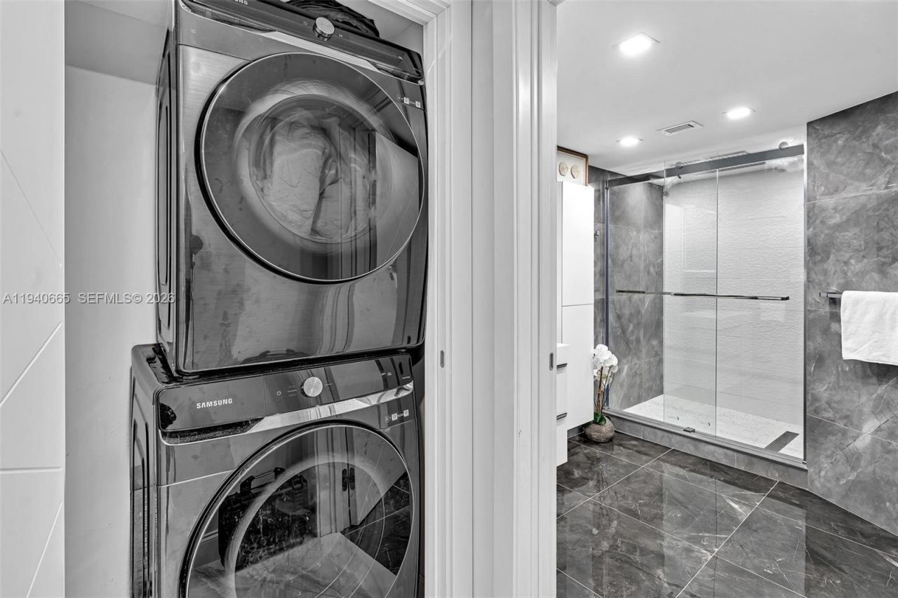 3530 Mystic Pointe Dr, Unit 411, Aventura, FL 33180 Photo