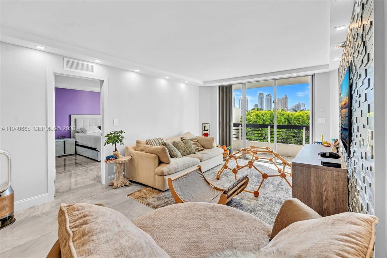 3530 Mystic Pointe Dr, Unit 411, Aventura, FL 33180 Photo