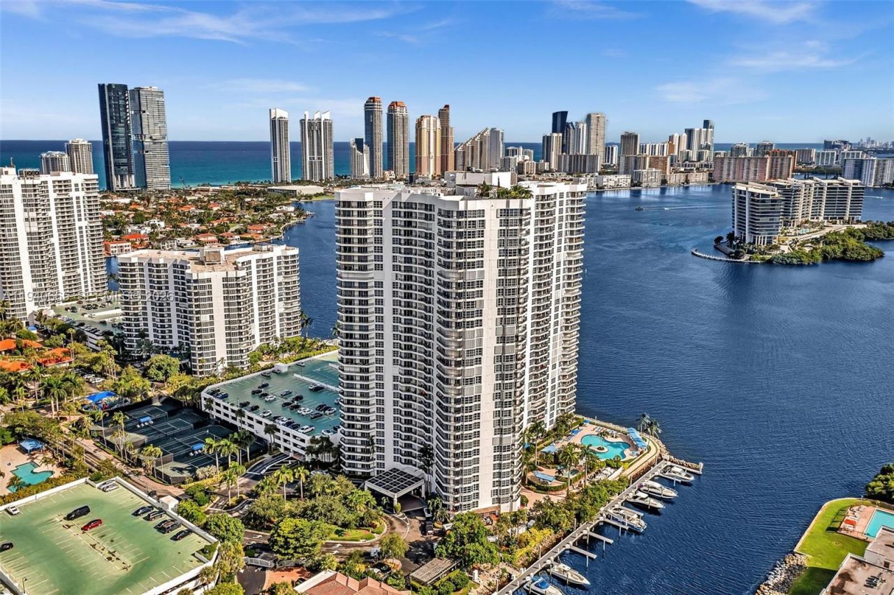 3530 Mystic Pointe Dr, Unit 411, Aventura, FL 33180 Photo