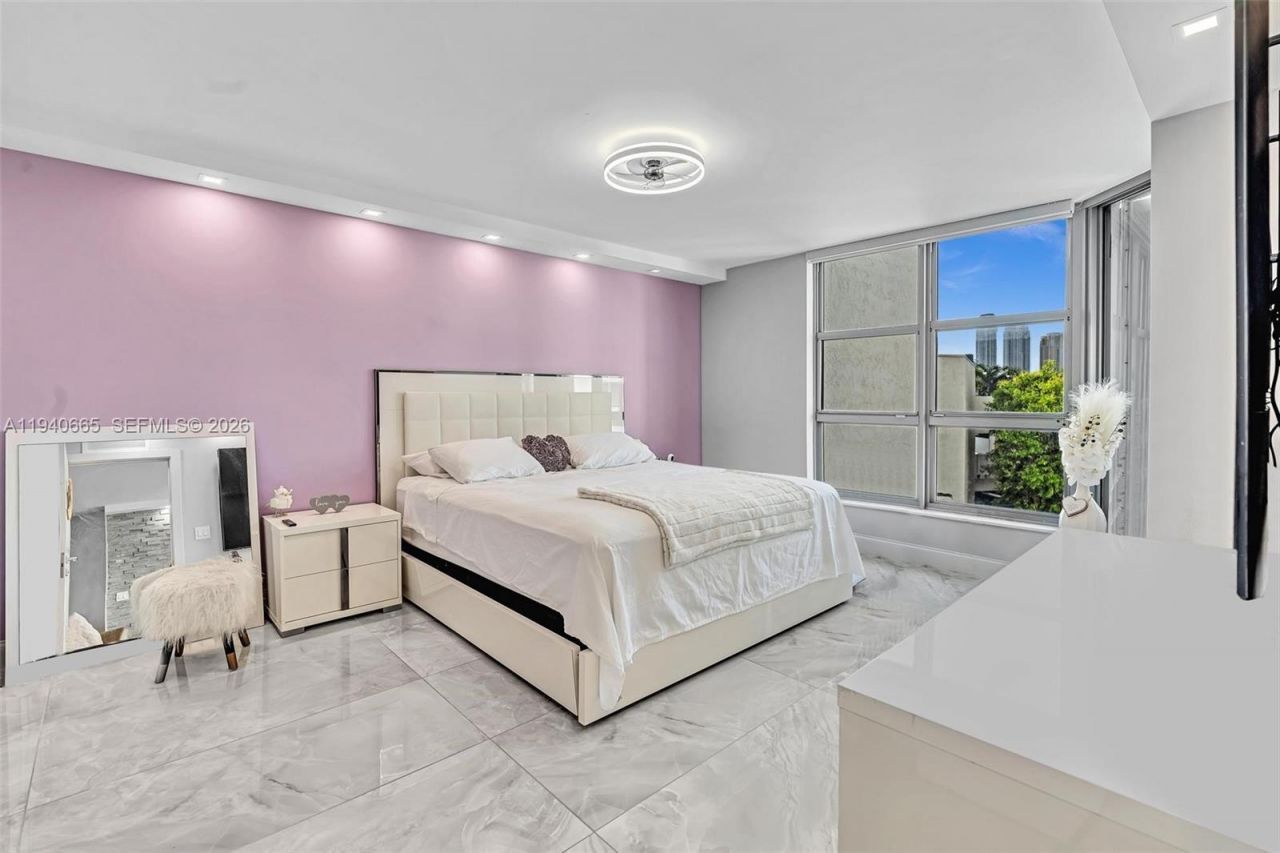 3530 Mystic Pointe Dr, Unit 411, Aventura, FL 33180 Photo