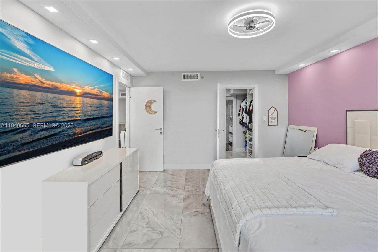 3530 Mystic Pointe Dr, Unit 411, Aventura, FL 33180 Photo