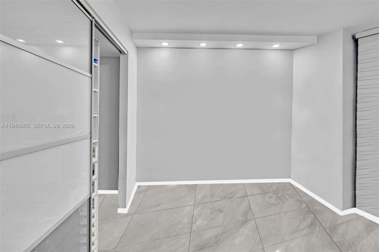 3530 Mystic Pointe Dr, Unit 411, Aventura, FL 33180 Photo