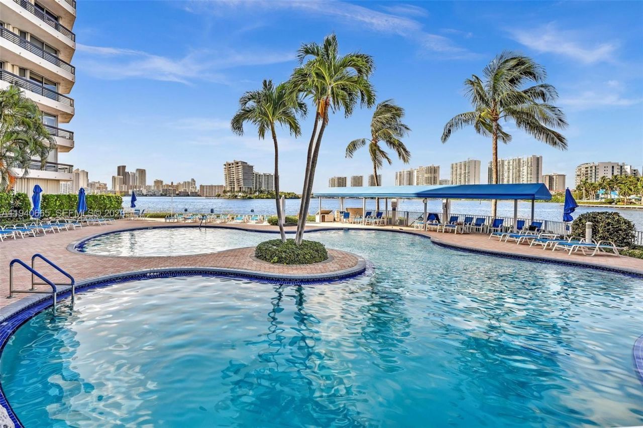 3530 Mystic Pointe Dr, Unit 411, Aventura, FL 33180 Photo