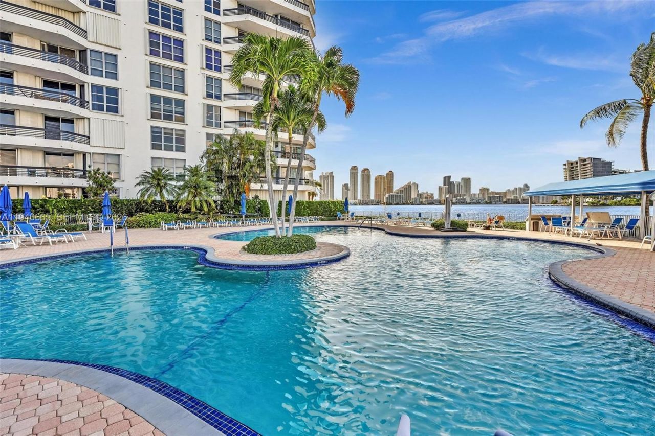 3530 Mystic Pointe Dr, Unit 411, Aventura, FL 33180 Photo