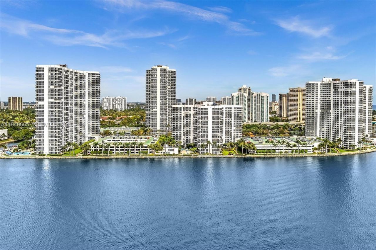 3530 Mystic Pointe Dr, Unit 411, Aventura, FL 33180 Photo