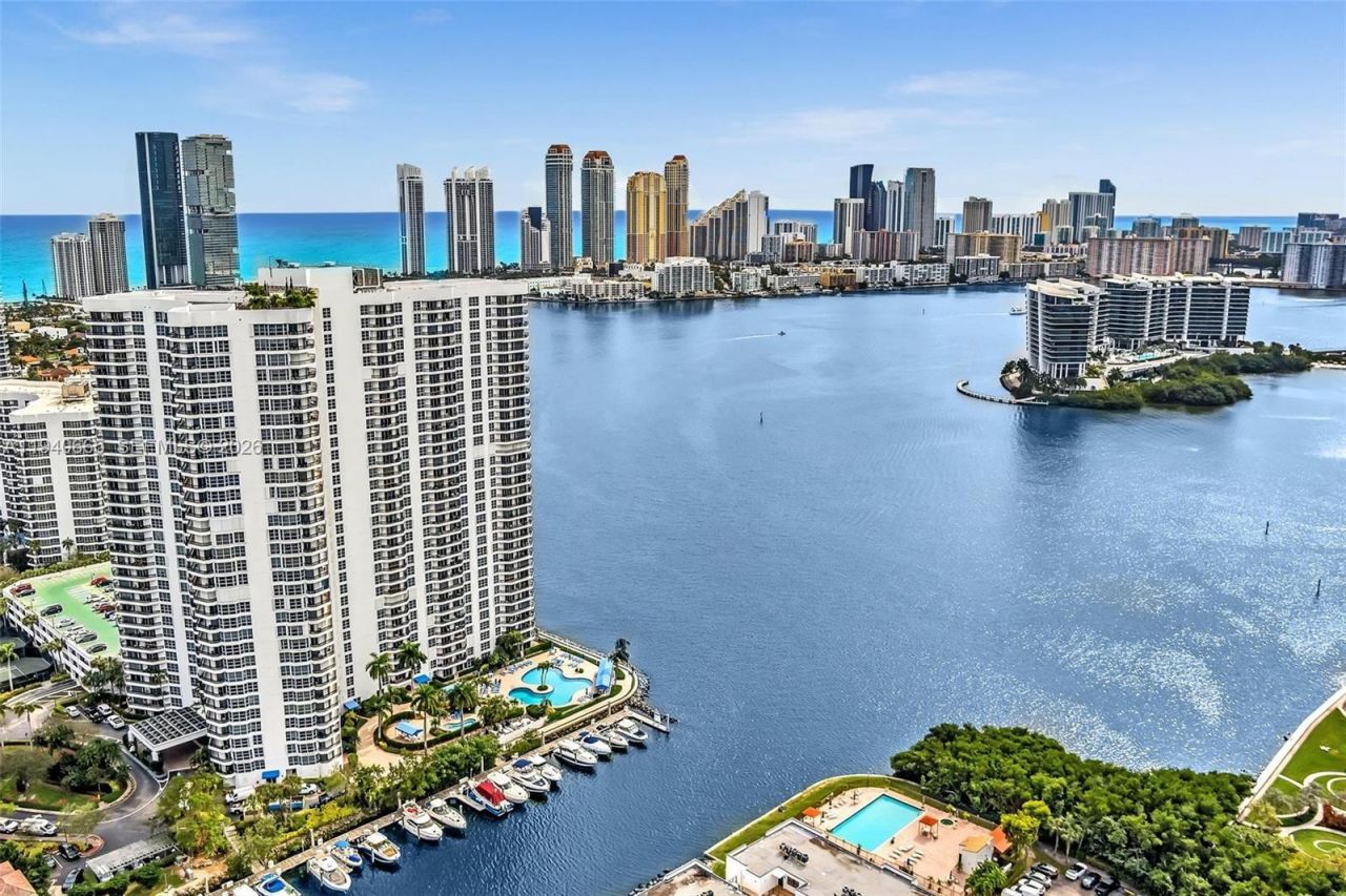 3530 Mystic Pointe Dr, Unit 411, Aventura, FL 33180 Photo