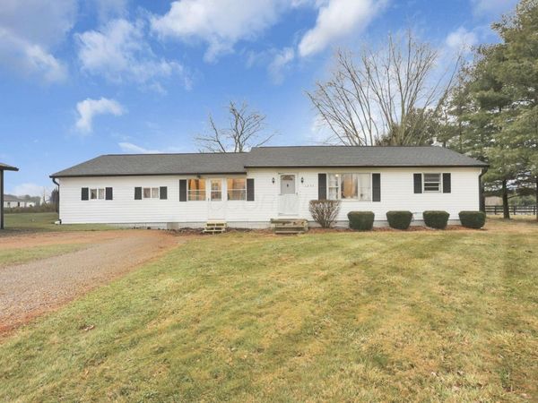 1295 Ginder Road NW, Lancaster, OH 43130
