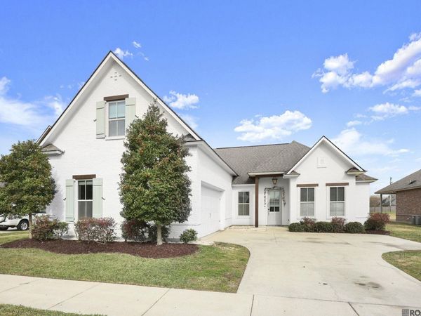 1863 Royal Aberdeen Ave, Zachary, LA 70791