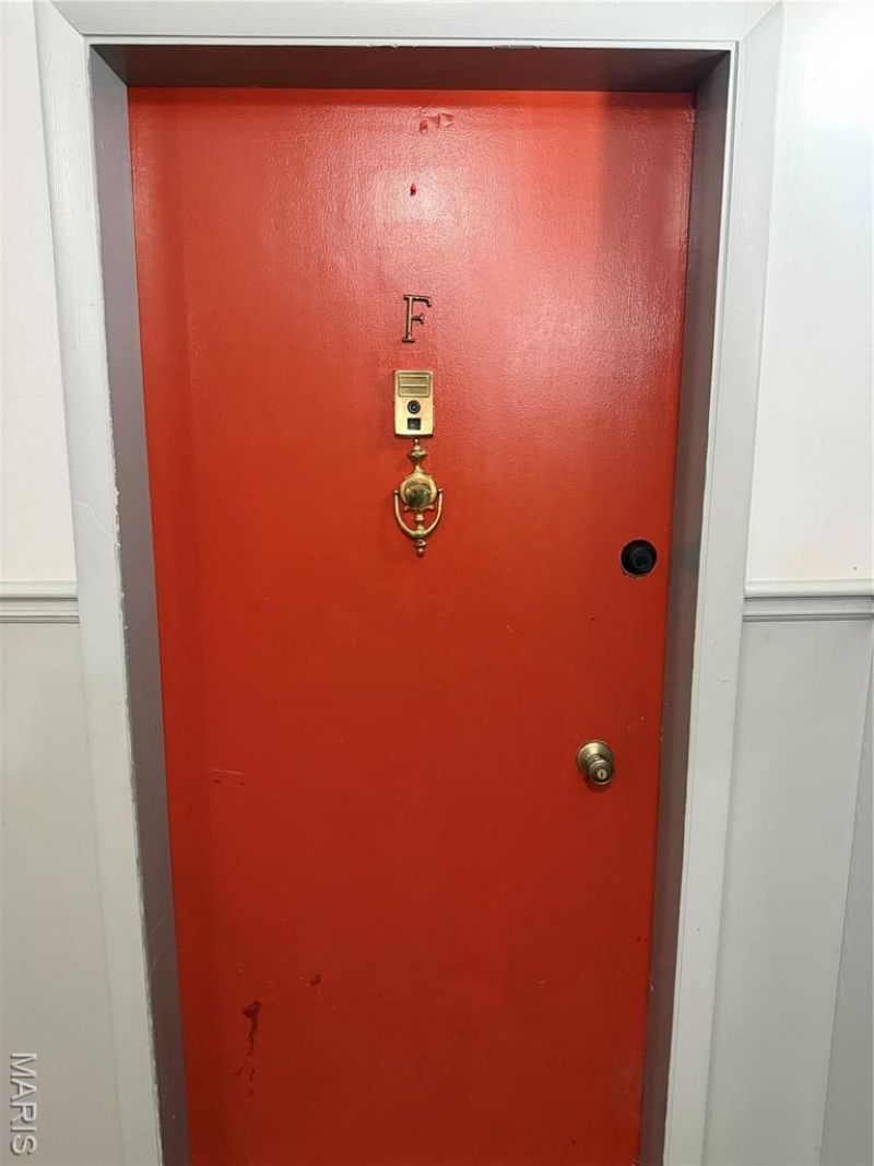 9925 Bunker Hill Drive, Unit F, Saint Louis, MO 63123 Main Photo