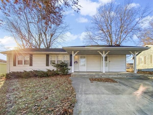 4120 S Cottage Avenue, Independence, MO 64055