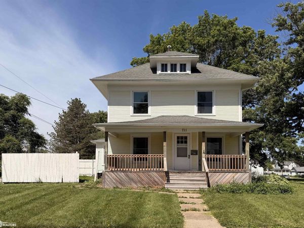 711 S 8th Street, Chariton, IA 50049