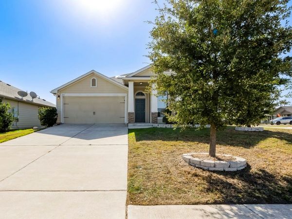 100 Sulphur River LOOP, Hutto, TX 78634