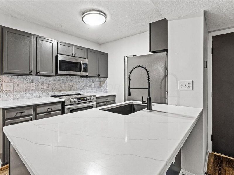 4923 Stoneybrook Boulevard, Unit 21F, Hilliard, OH 43026 Photo 7