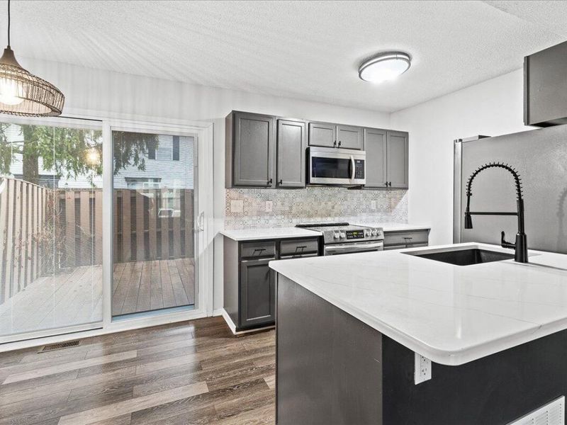 4923 Stoneybrook Boulevard, Unit 21F, Hilliard, OH 43026 Photo 8