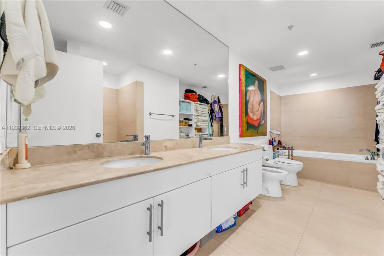 7929 West Dr, Unit 702, North Bay Village, FL 33141 Photo