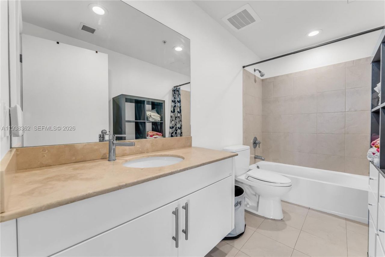 7929 West Dr, Unit 702, North Bay Village, FL 33141 Photo