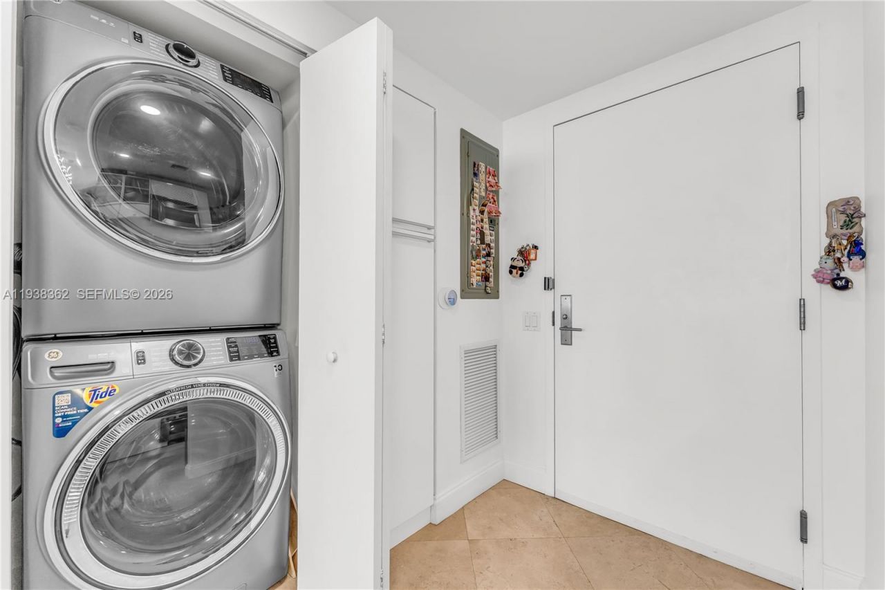 7929 West Dr, Unit 702, North Bay Village, FL 33141 Photo