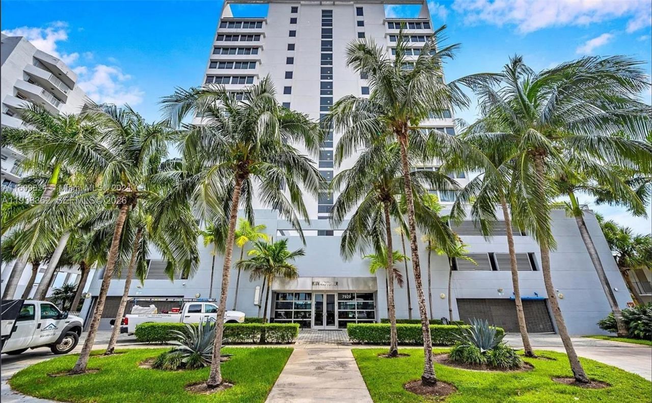 7929 West Dr, Unit 702, North Bay Village, FL 33141 Photo