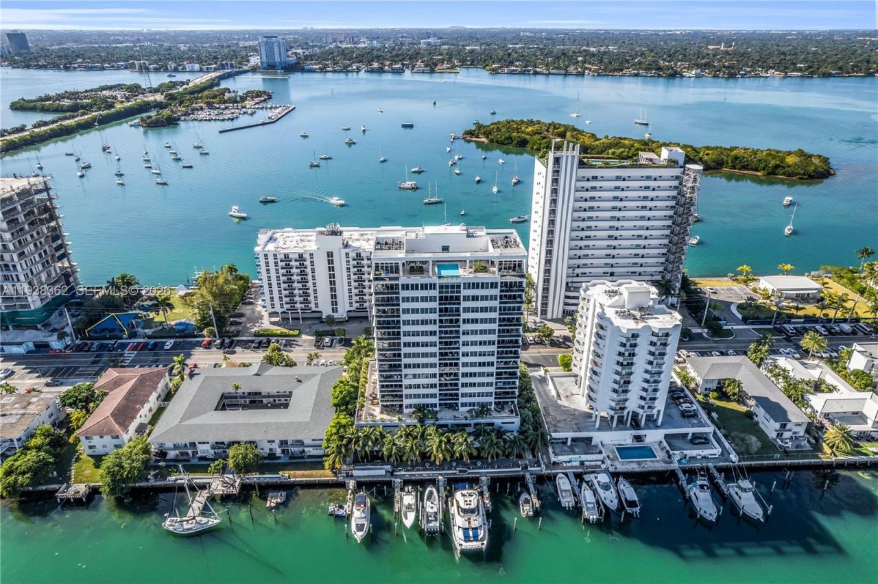 7929 West Dr, Unit 702, North Bay Village, FL 33141 Photo