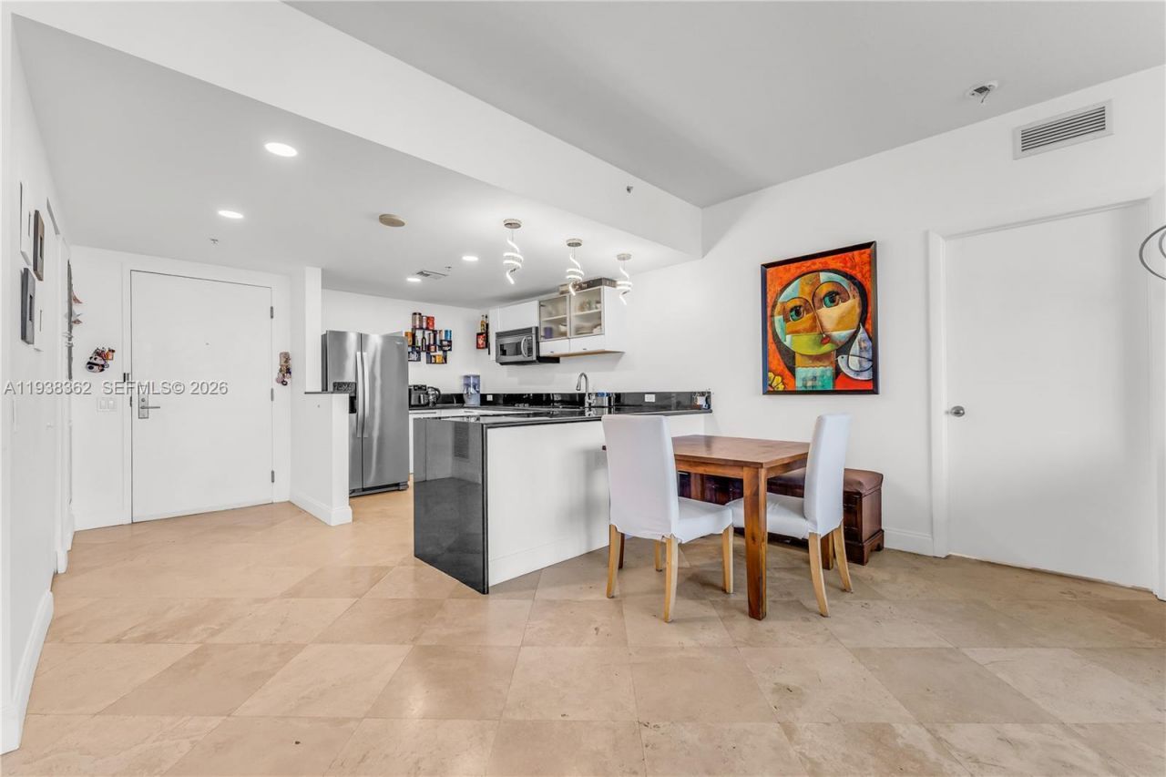 7929 West Dr, Unit 702, North Bay Village, FL 33141 Photo