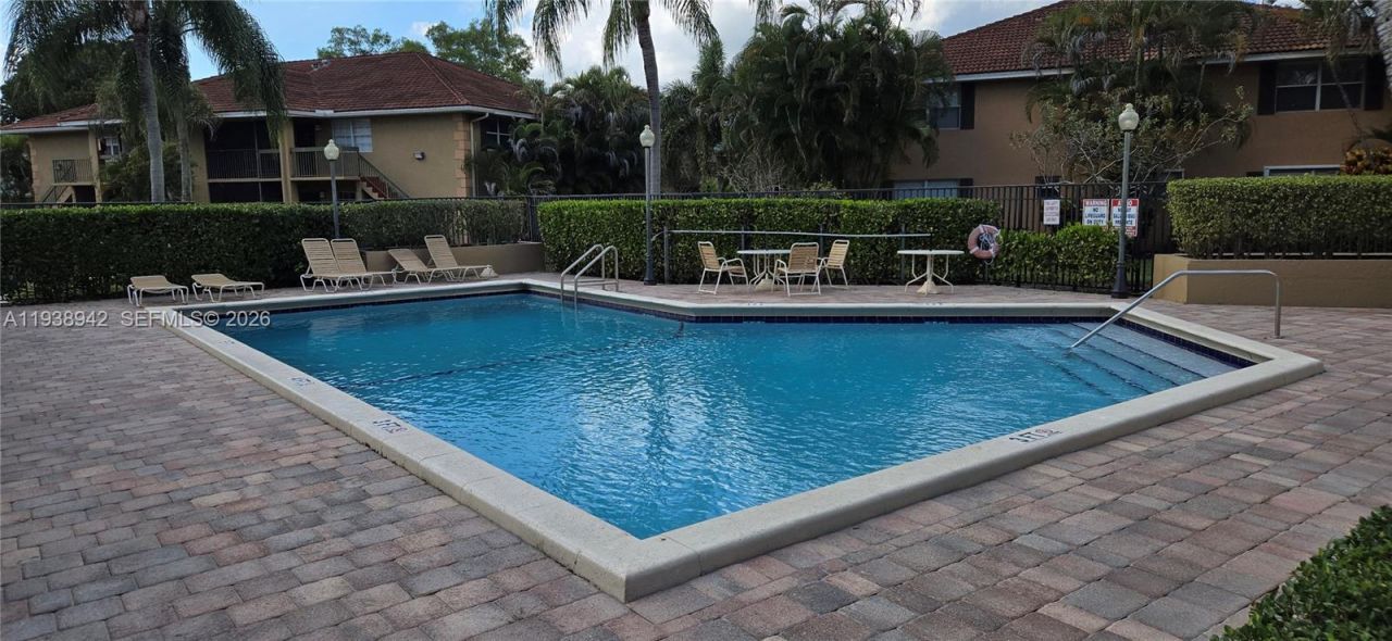 10416 NW 8th St, Unit 201, Pembroke Pines, FL 33026 Photo