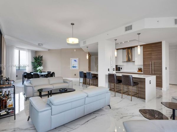 301 Altara Ave, Unit LPH914, Coral Gables, FL 33146