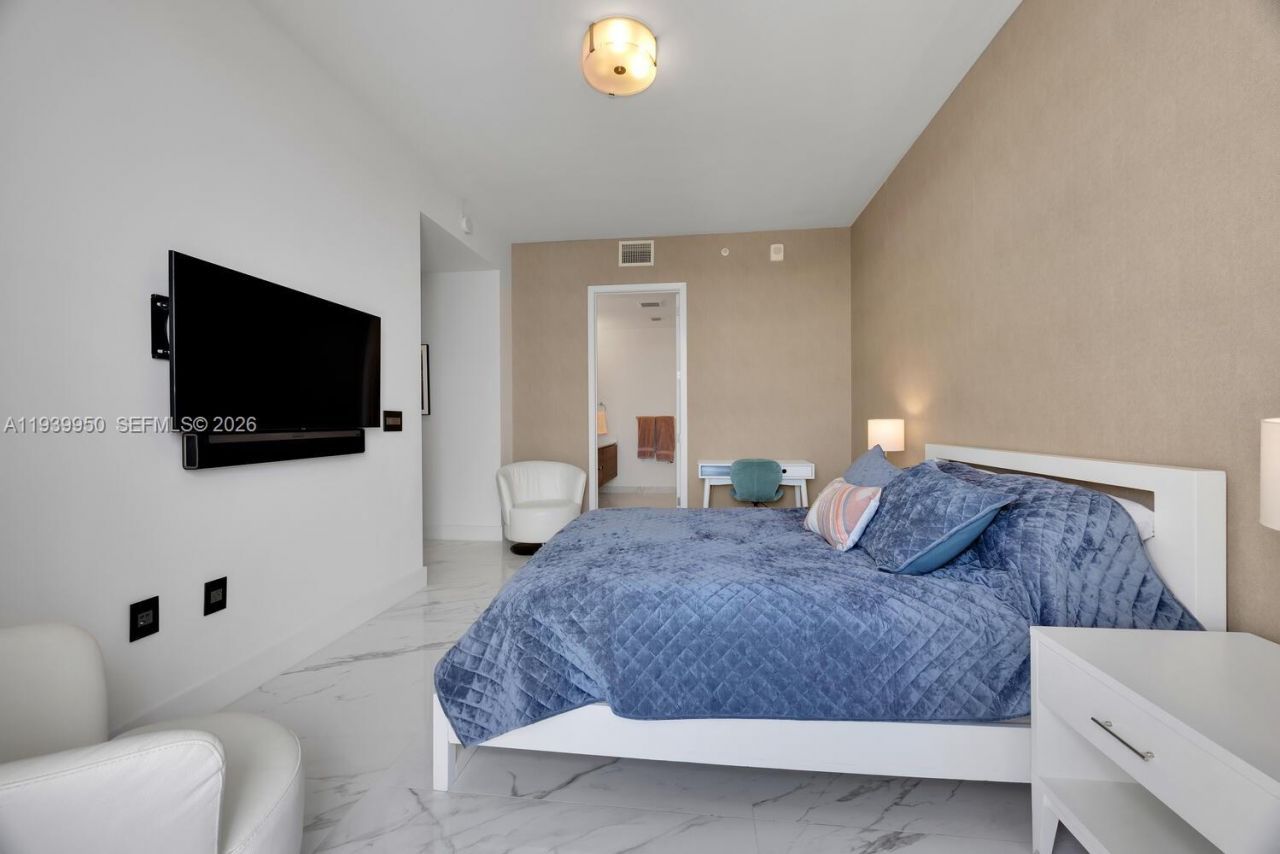 301 Altara Ave, Unit LPH914, Coral Gables, FL 33146 Photo