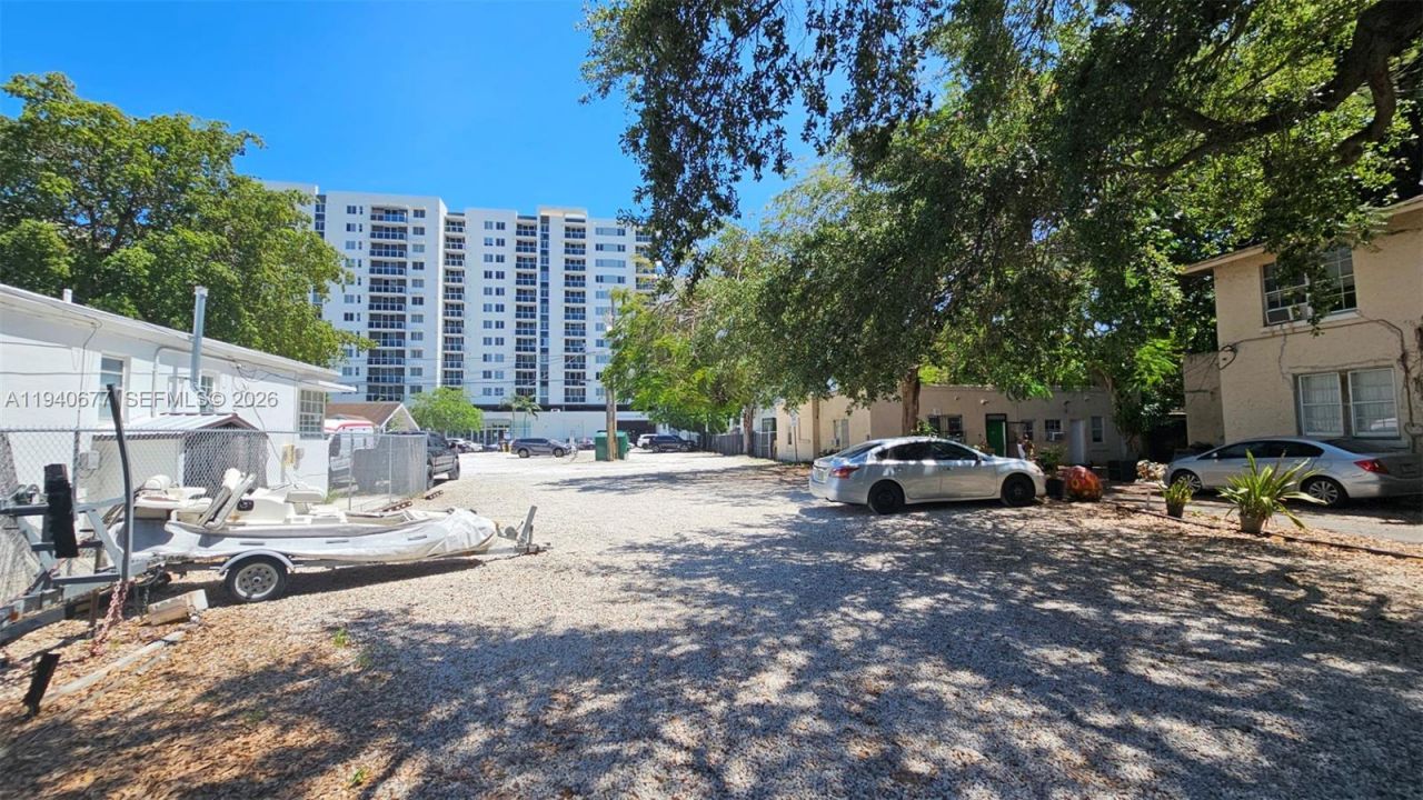 190 NE 26th St , Miami, FL 33137 Photo