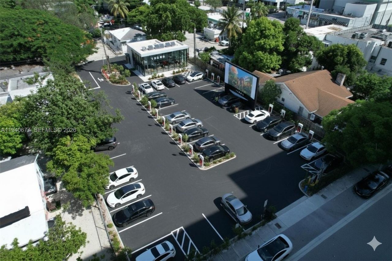 190 NE 26th St , Miami, FL 33137 Photo