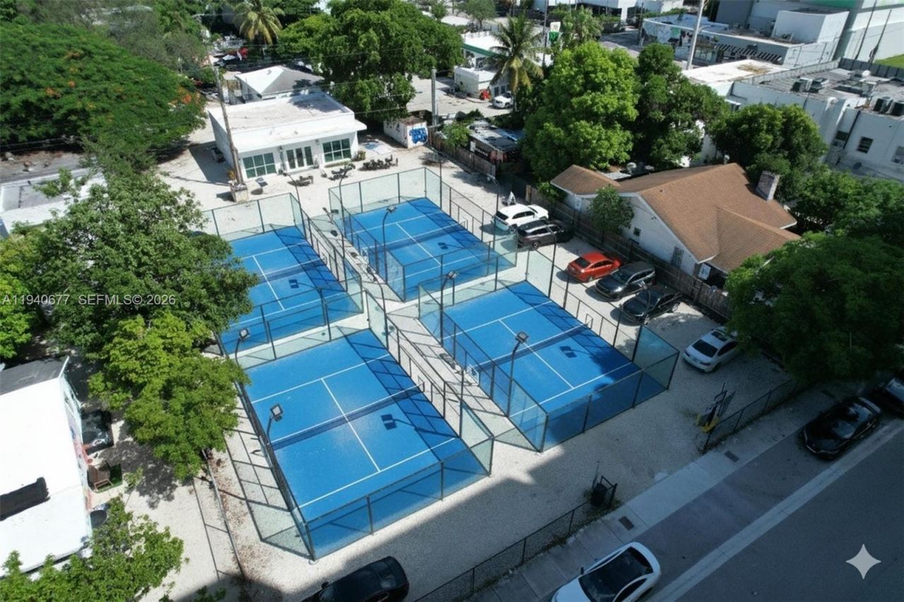 190 NE 26th St , Miami, FL 33137 Photo