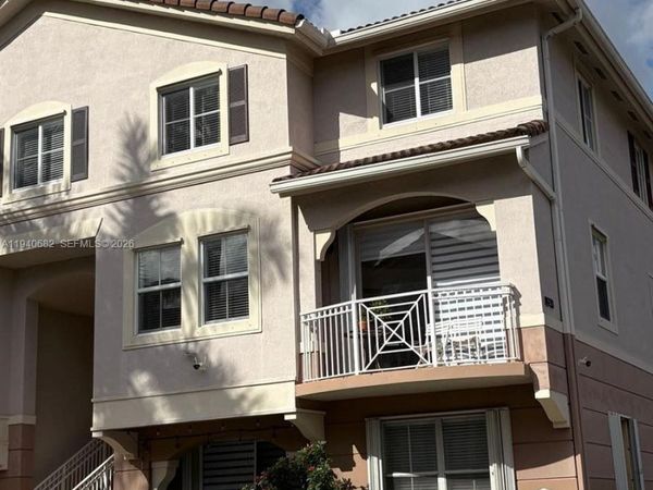 8930 W Flagler St , Unit 201, Miami, FL 33174