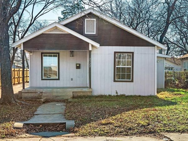 2522 W Clarendon Drive, Dallas, TX 75211