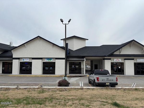 2040 Winfield Dunn Parkway, Sevierville, TN 37876