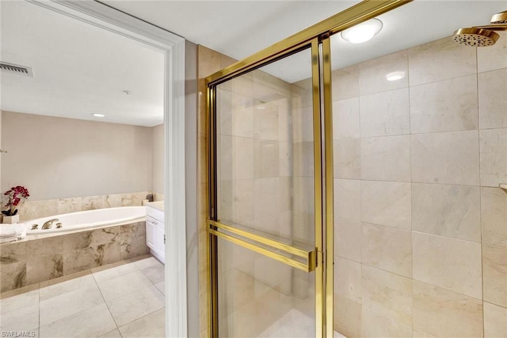 6849 Grenadier Blvd, Unit 1602, Naples, FL 34108 Photo