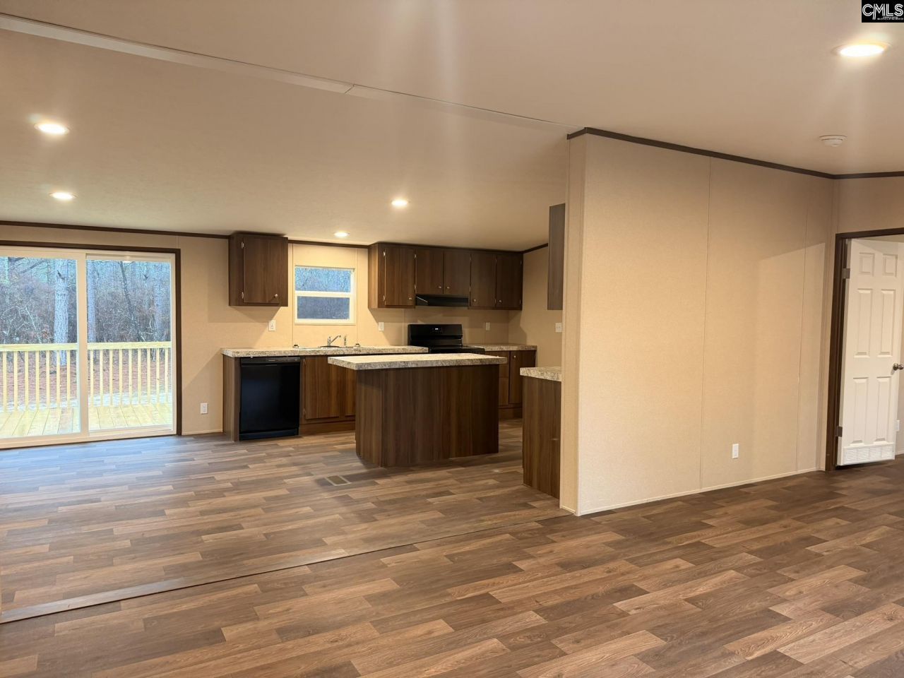 136 Carlton Drive Photo 11