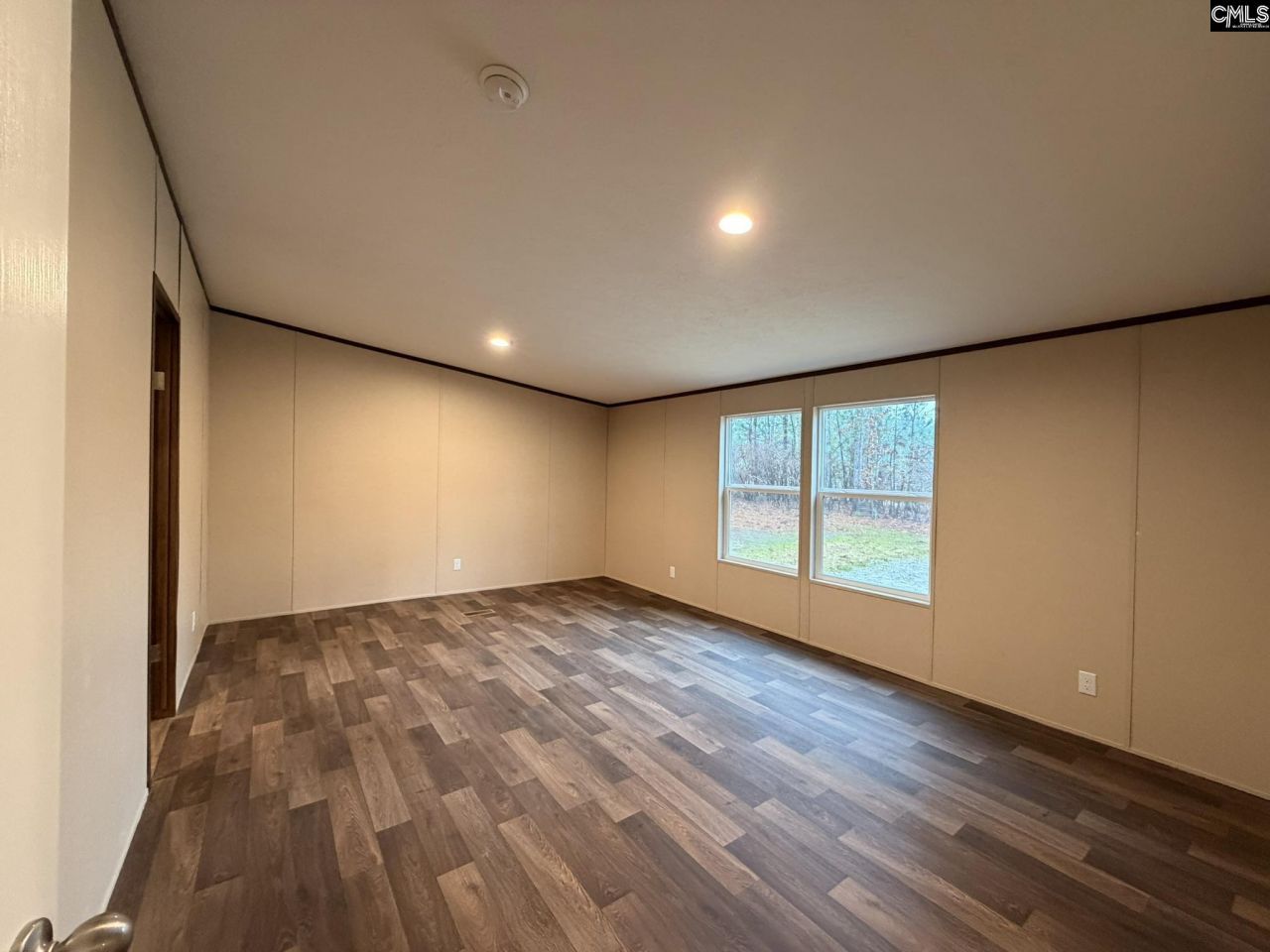 136 Carlton Drive Photo 15