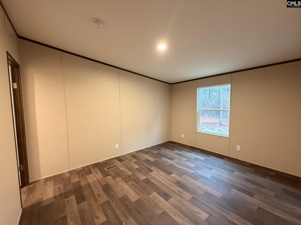 136 Carlton Drive Photo 18